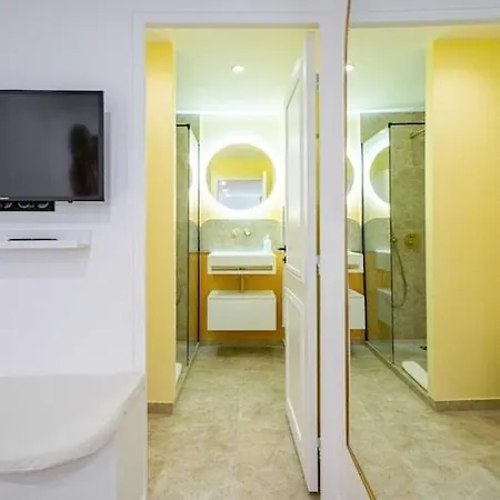 Duplex Flat - Hyper Centre St Tropez 圣特罗佩